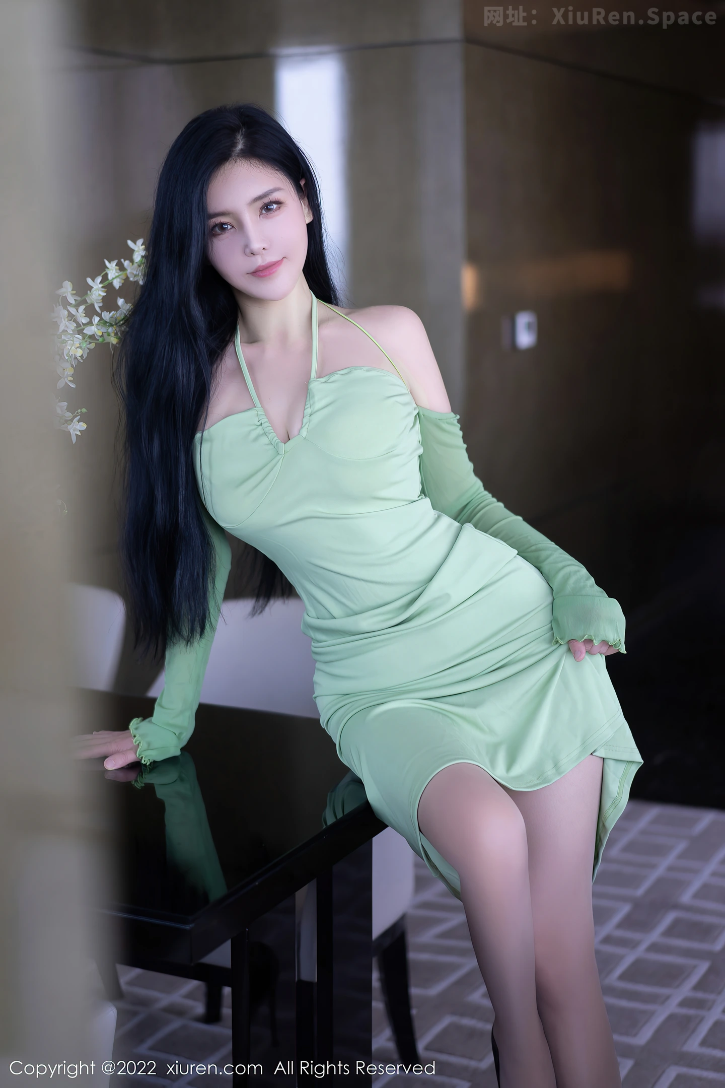 图片[6]-[XiuRen秀人网] VOL.5357 女神刘钰儿私房性感绿色连衣裙配超薄无内肉丝惹火诱惑写真81P-秀人网官方网站